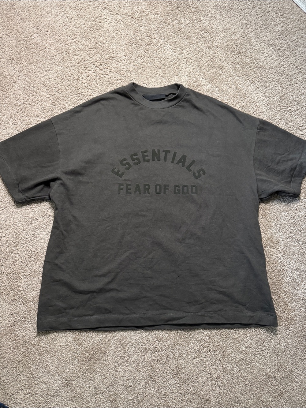 Fear of God Essentials Black Short-Sleeve Logo Tee
